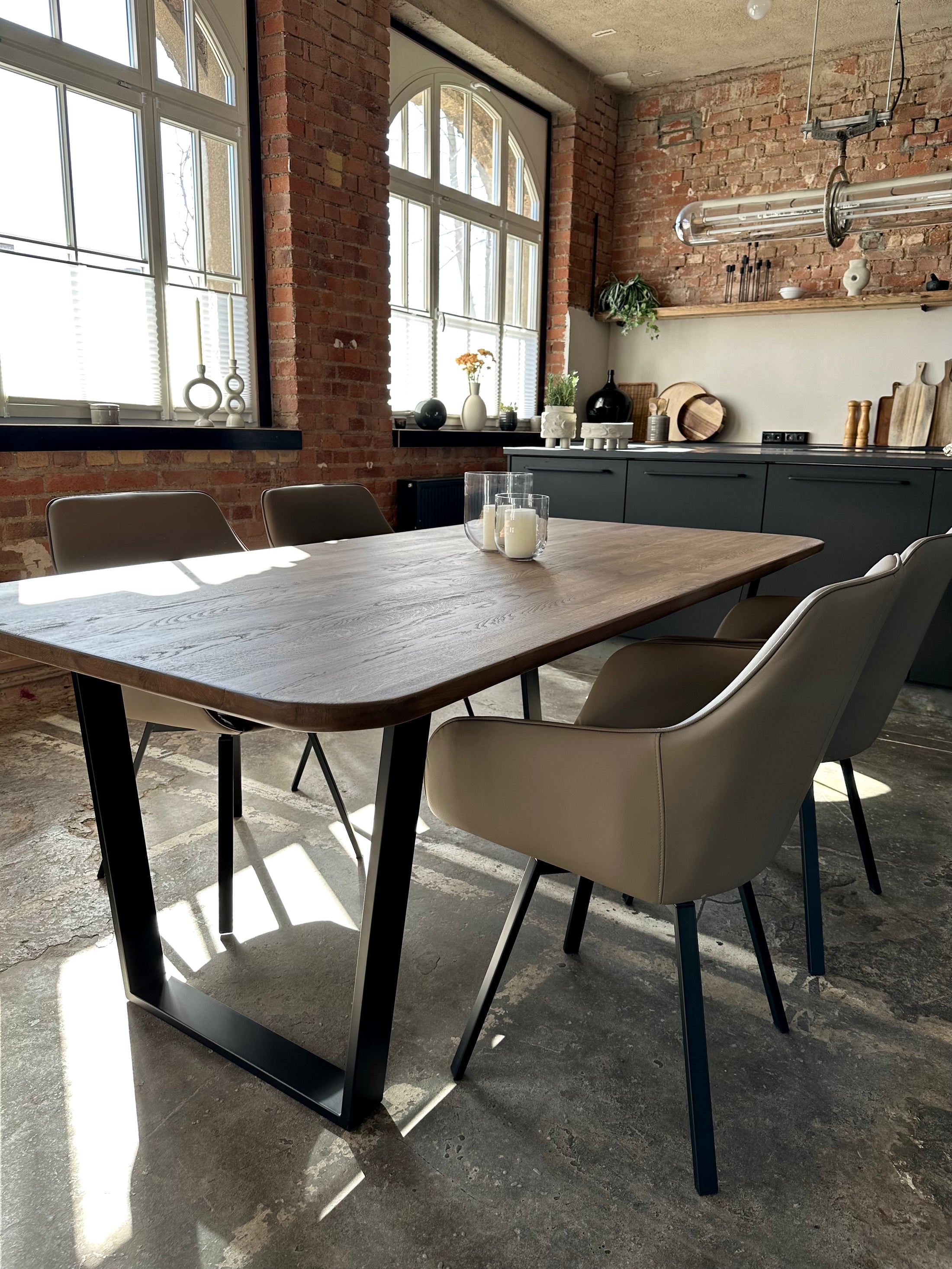 Ausstellungstisch Alteiche