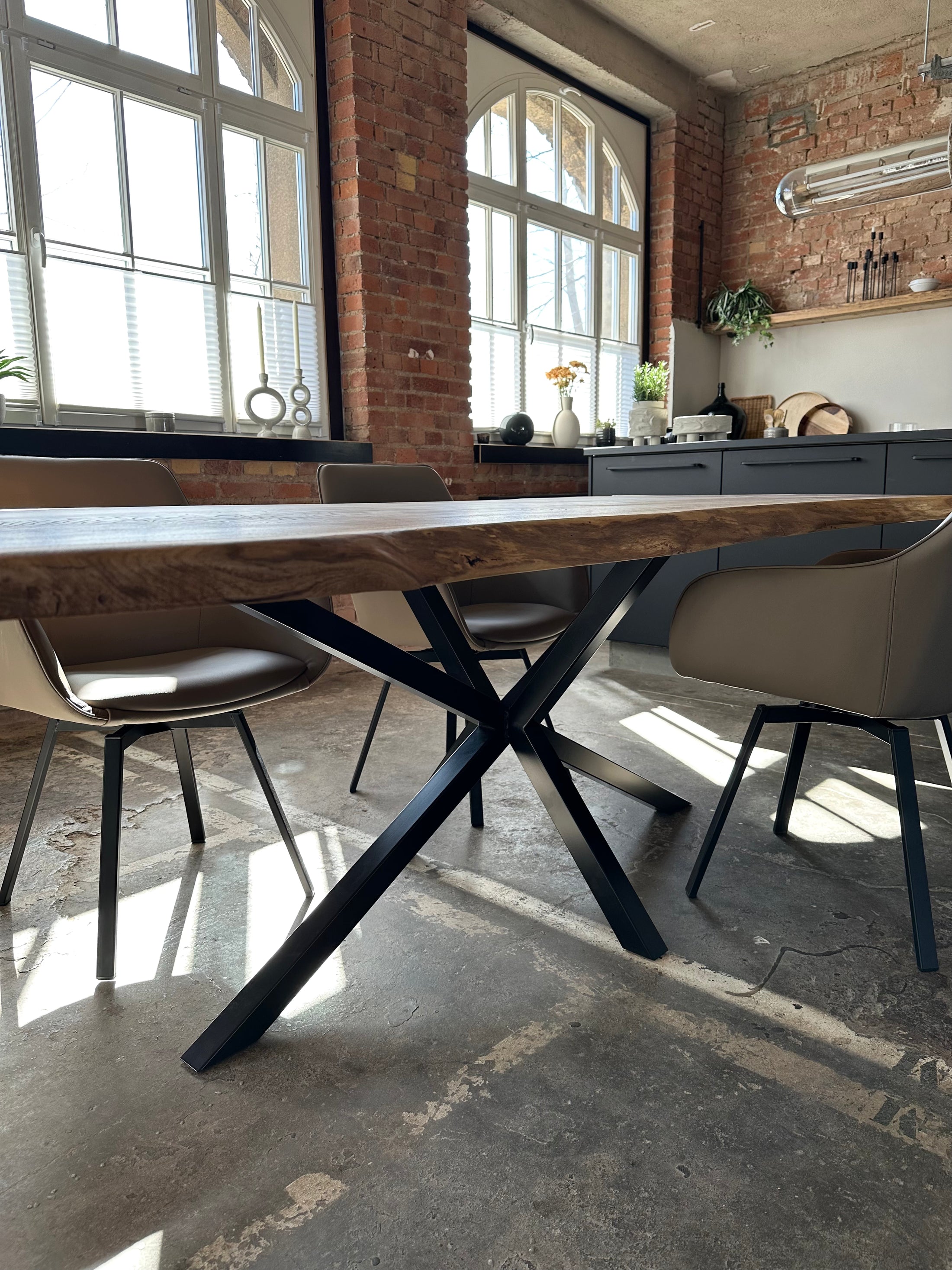 Ausstellungstisch Calypso II