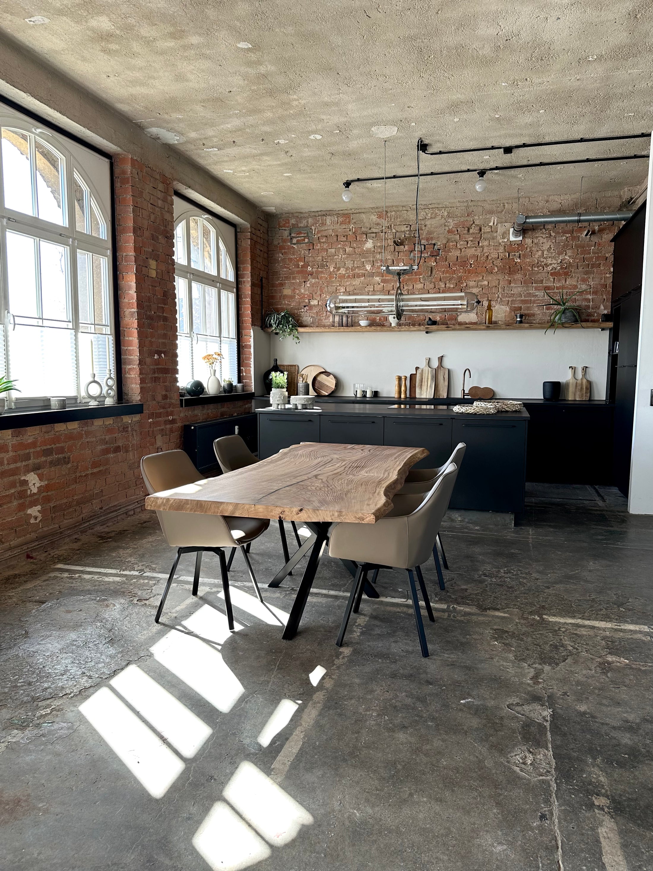 Ausstellungstisch Calypso II