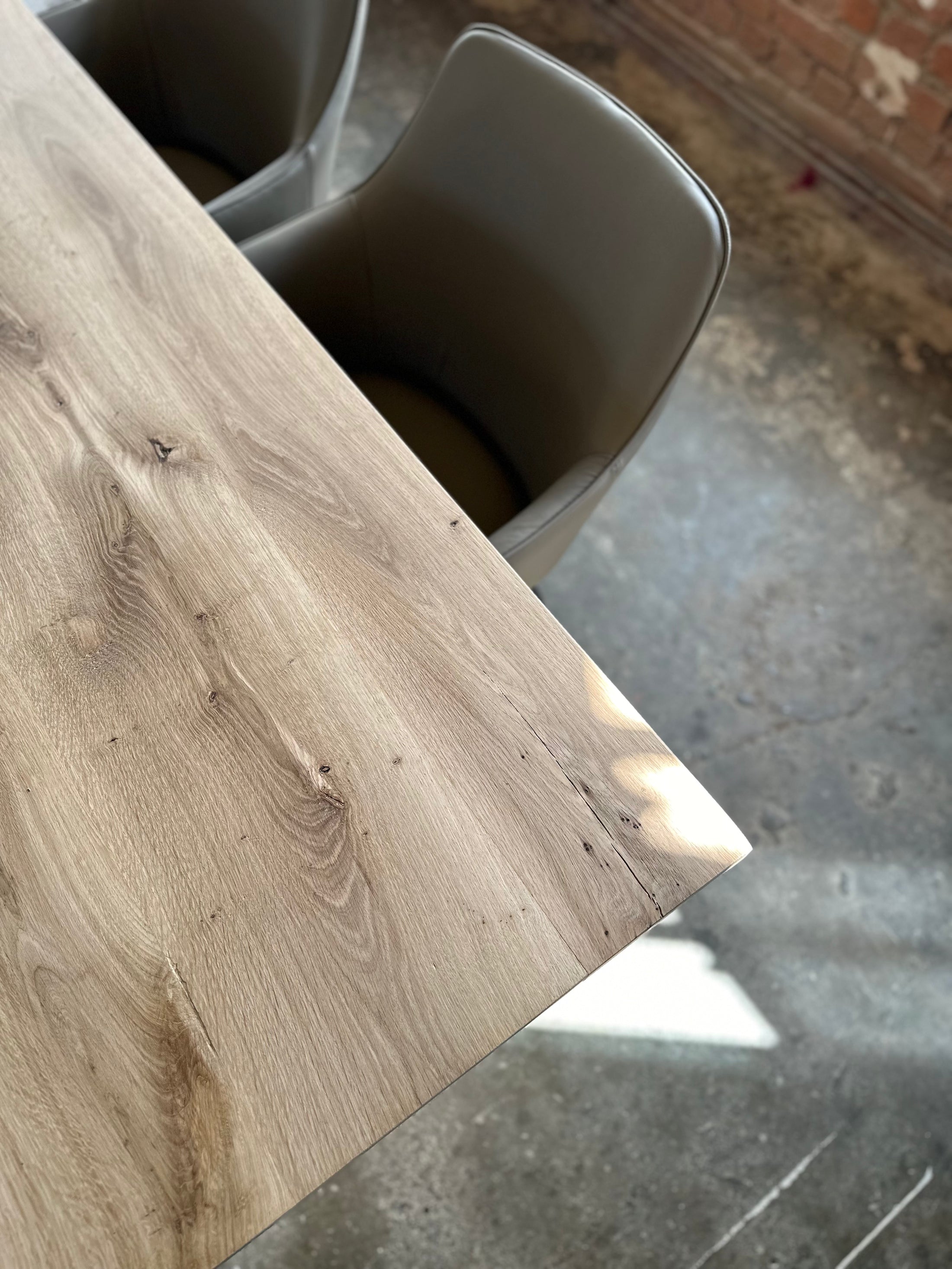 Set Tisch und Sitzbank, Holzwangen