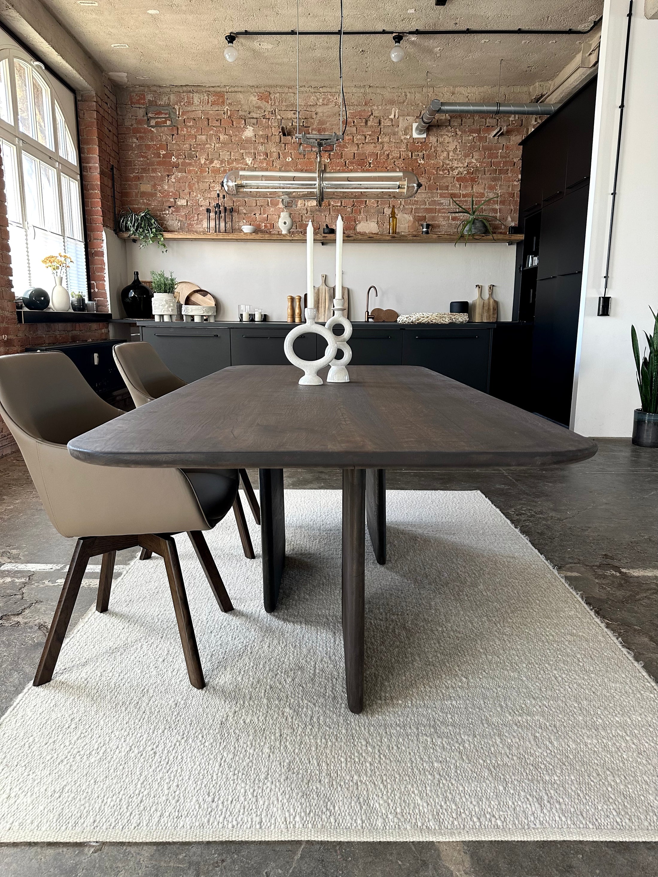 Ausstellungstisch Eiche, Holzwangen