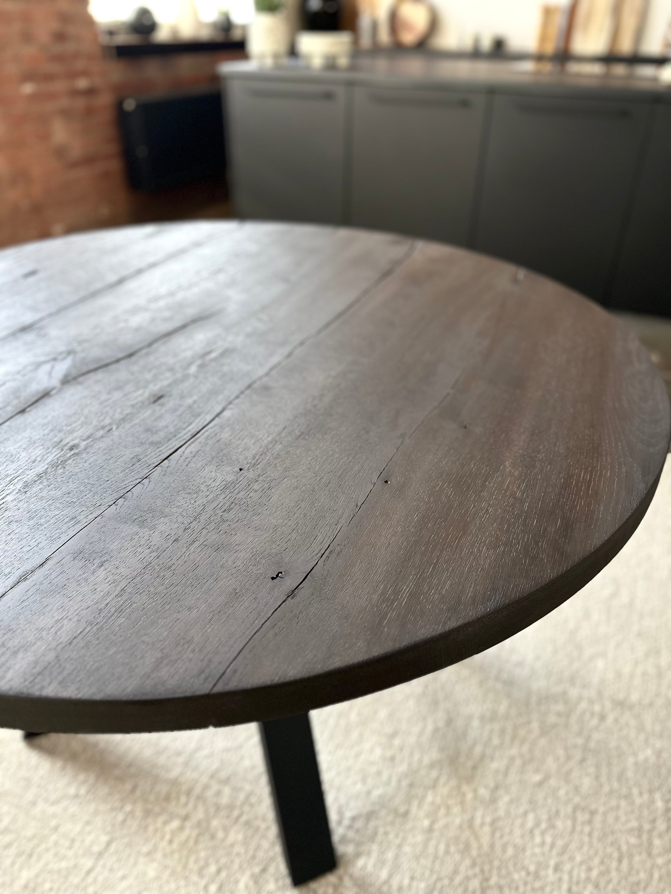 Ausstellungstisch Alteiche, rund